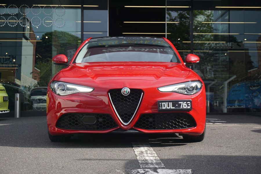 2017 Alfa Romeo Giulia Veloce Auto Photo 5