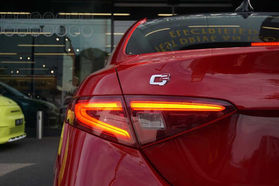 2017 Alfa Romeo Giulia Veloce Auto Photo 13