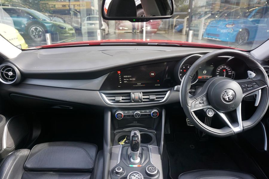 2017 Alfa Romeo Giulia Veloce Auto Photo 15