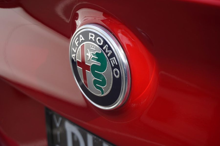 2017 Alfa Romeo Giulia Veloce Auto Photo 12