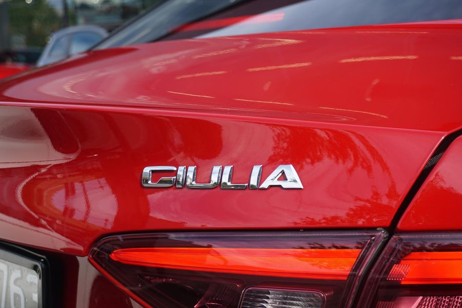 2017 Alfa Romeo Giulia Veloce Auto Photo 11